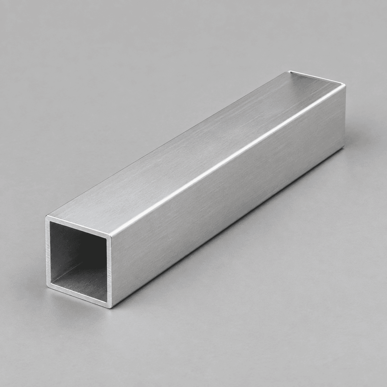 Aluminijasta kvadratna cev – ilustrativni prikaz materiala in oblike; mere 20 × 20 × 95 mm so navedene v podatkih izdelka.